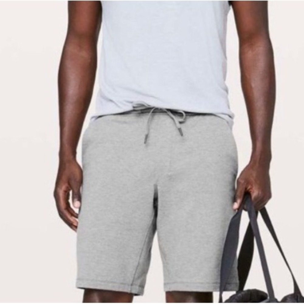 Lululemon Mens Grey City Sweat Shorts Size M Zipper Pocket Drawstring